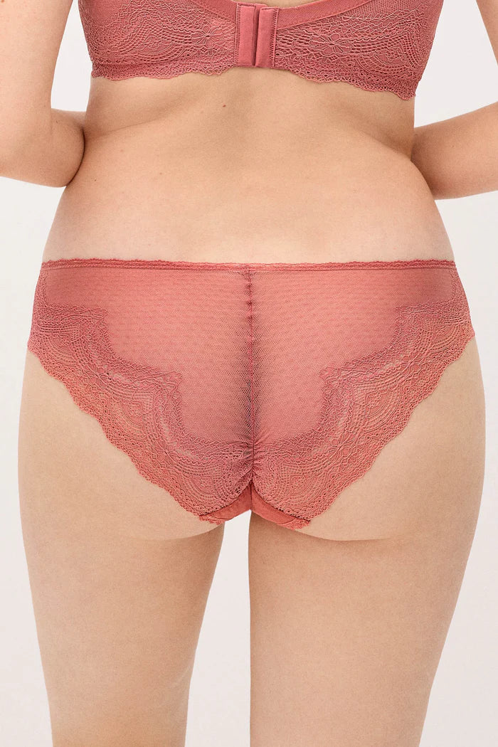 CONJUNTO SUJETADOR CON ARO CON RELLENO Y BRAGA MIDI