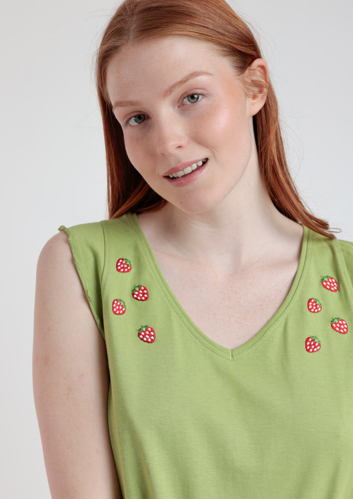PIJAMA TIRANTES STRAWBERRY FIELD