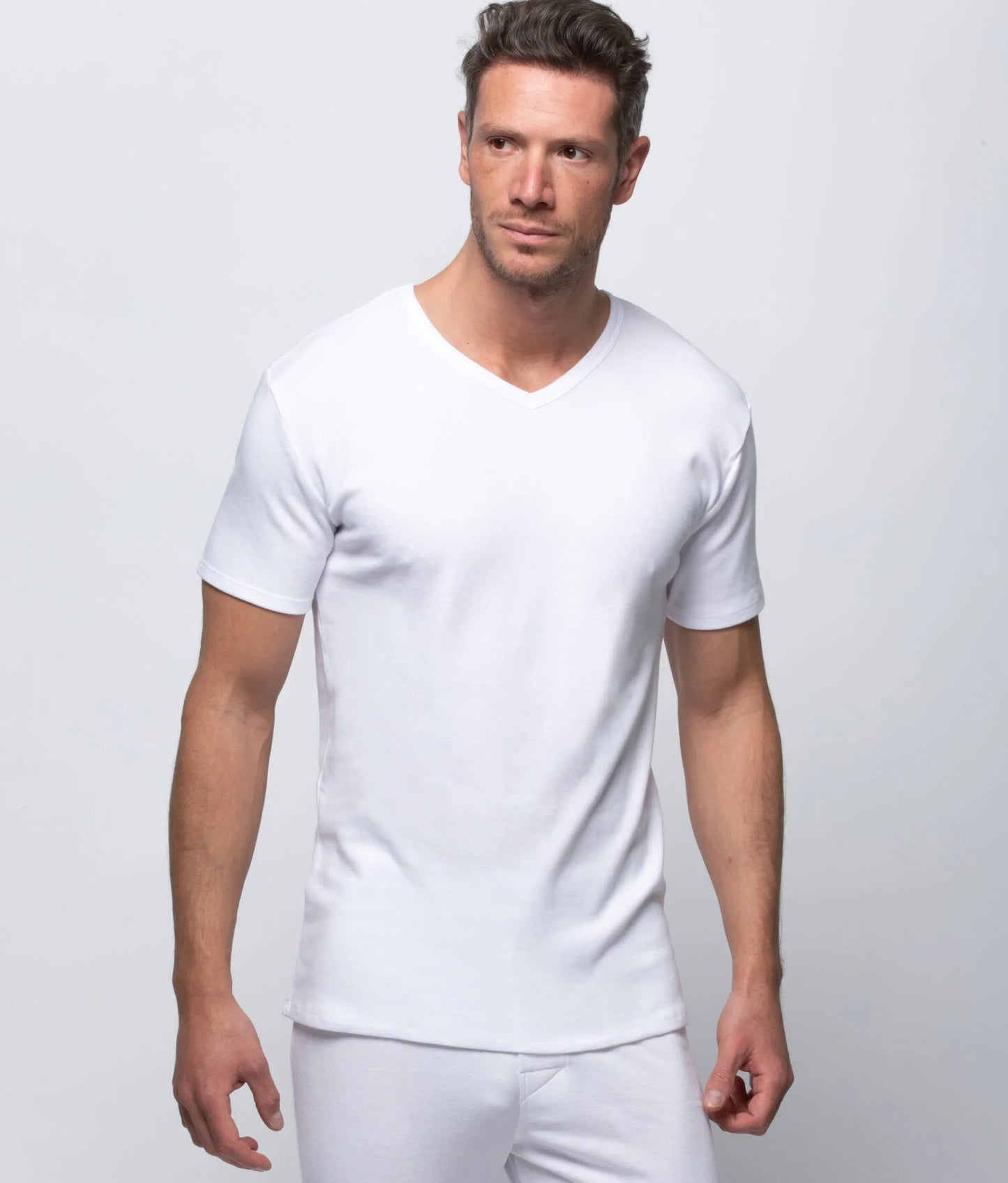 CAMISETA INTERIOR TÉRMICA M/C CUELLO V ALGODÓN DE INVIERNO 100% INTERLOCK LISO.