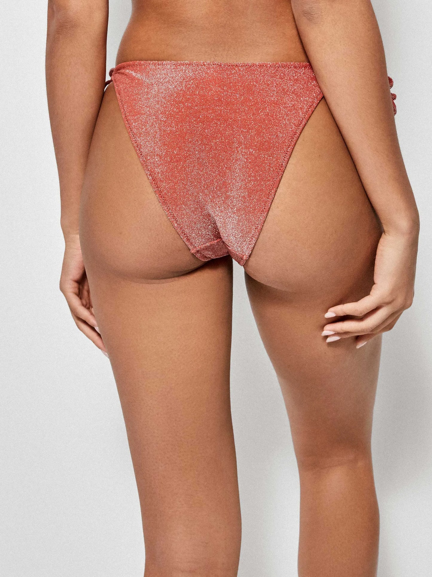 BIKINI TRIANGULAR SIN ARO DETALLE BRILLANTE