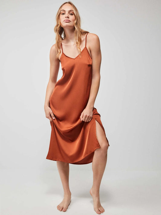 CAMISON LARGO DE SATÉN BASIC BRONZE