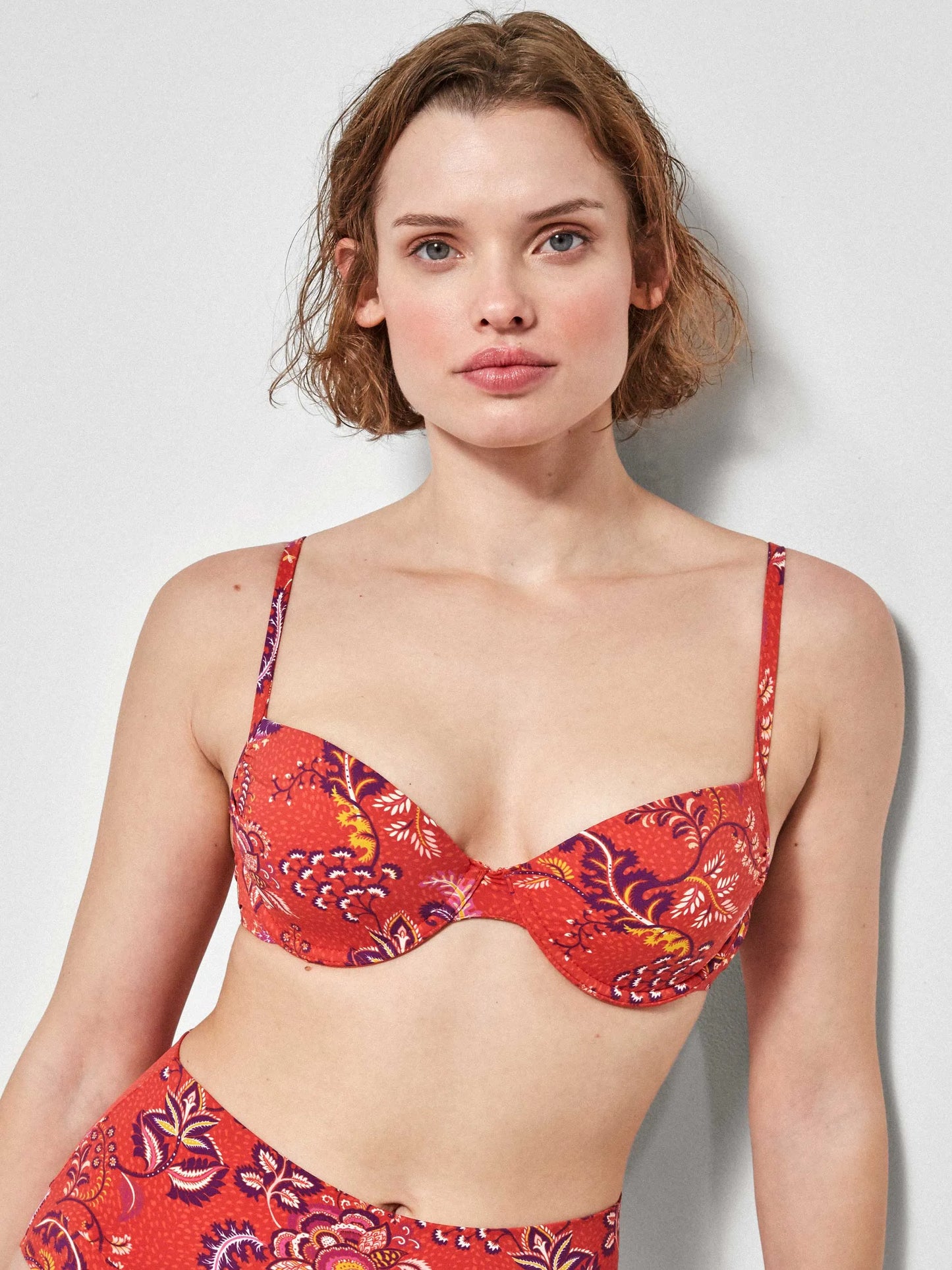 BIKINI CON ARO Y FOAM BRAGUITA MULTIPOSICION