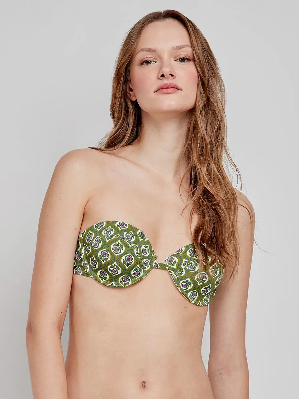 BIKINI DISEÑO FLORAL CON BRAGUITA AJUSTABLE EN LATERALES