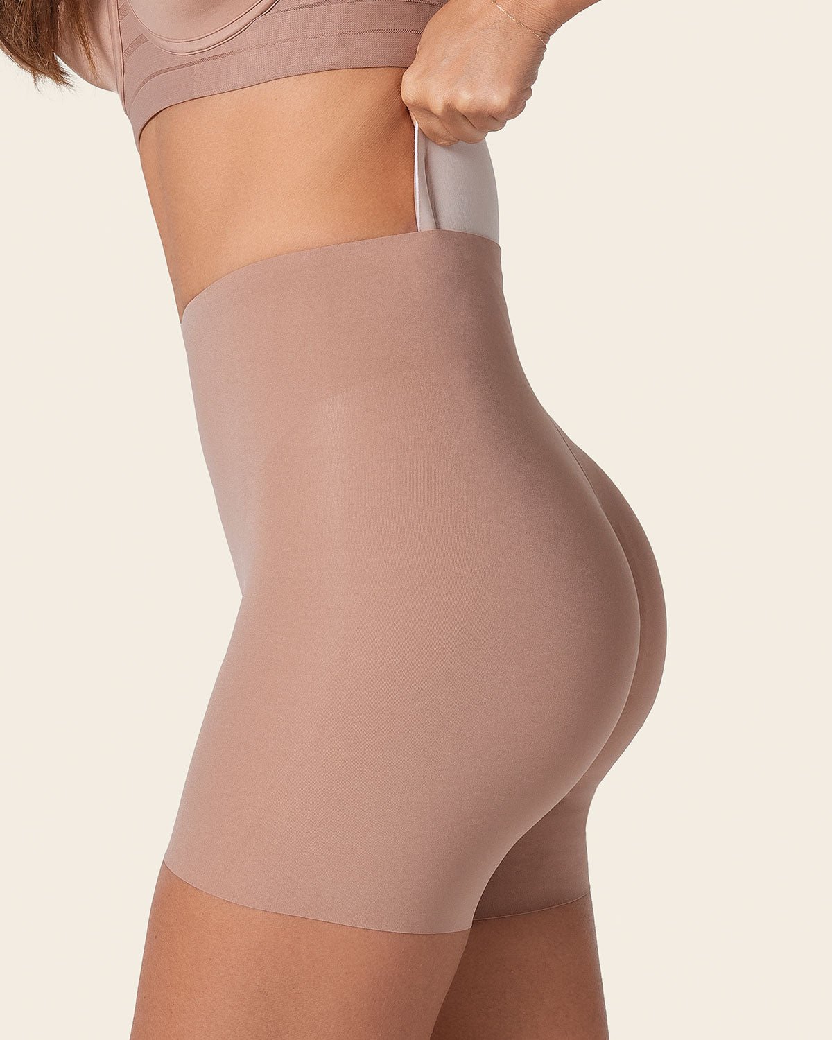 FAJA SHORT DE COMPRESION CON AMOHADILLAS REMOVIBLES PUSH UP EN GLUTEOS 12889