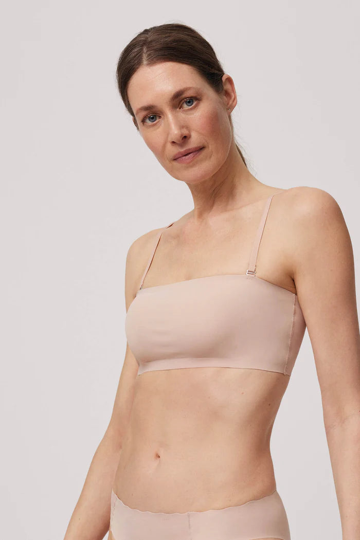 BANDEAU CON RELLENO LIGERO Y TIRANTES REMOVIBLES