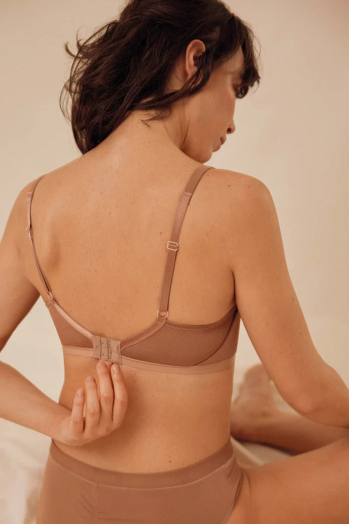 SUJETADOR SIN ARO CON RELLENO ESPALDA ANATOMICA 10118