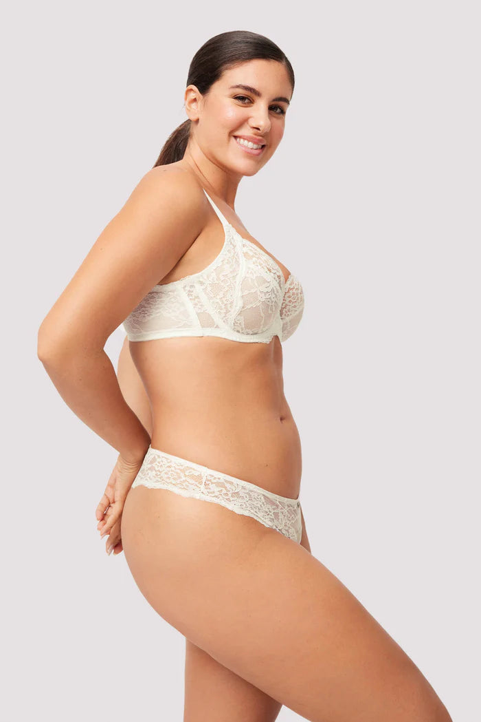 TANGA DE ENCAJE LENCERO