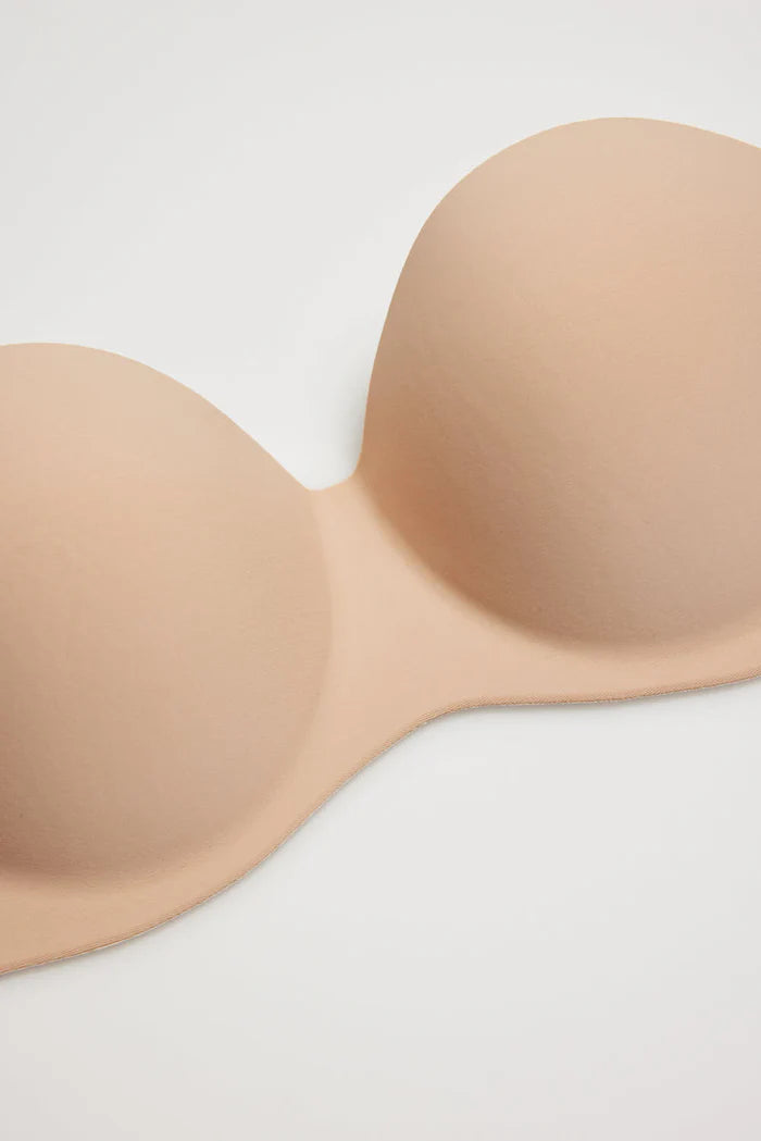 Sujetador adhesivo con push-up ligero
