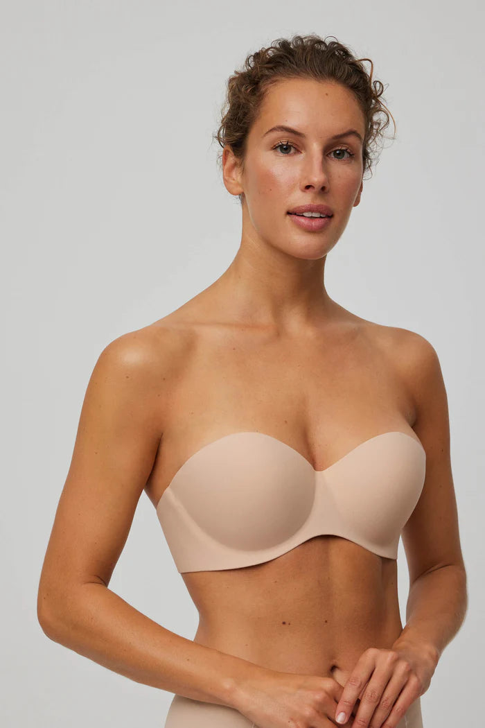 Sujetador adhesivo con push-up ligero