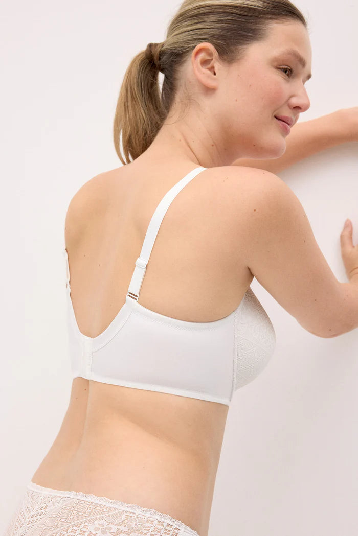 SUJETADOR CAPACIDAD CON ARO CON RELLENO Y ENCAJE