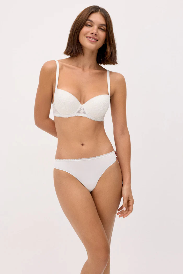 TANGA DE ENCAJE LENCERO CON PUNTILLA