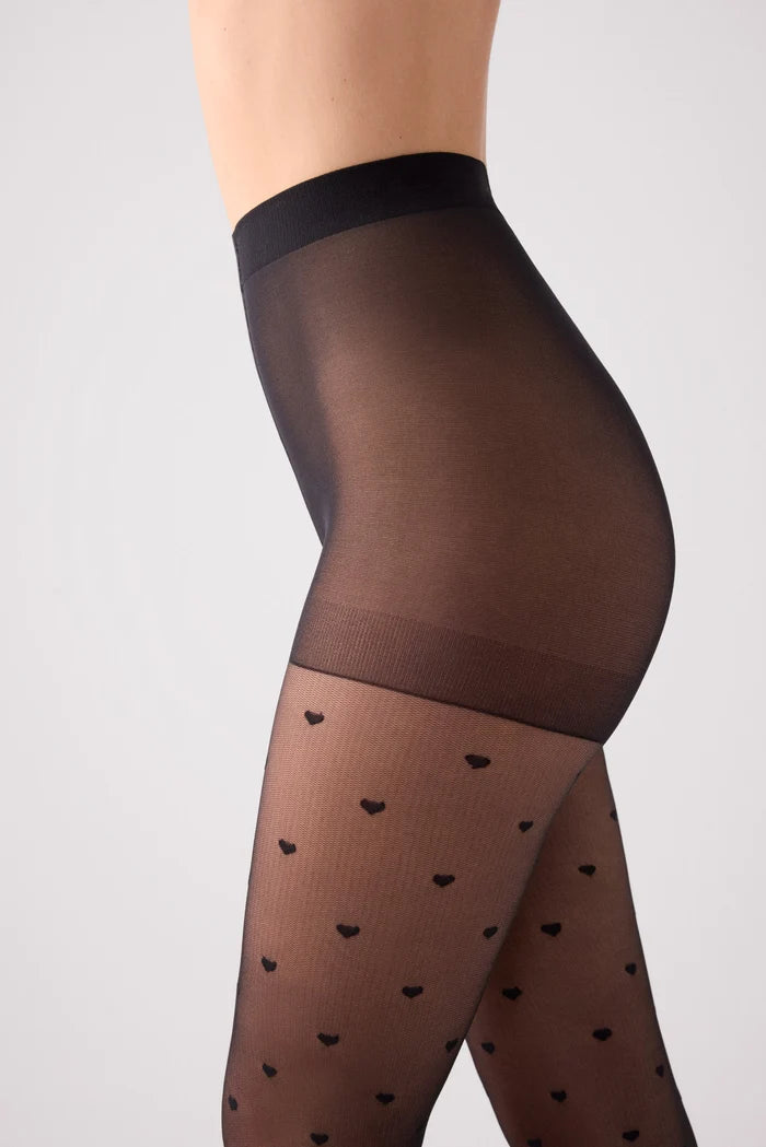 Panty negro 20 deniers con corazones