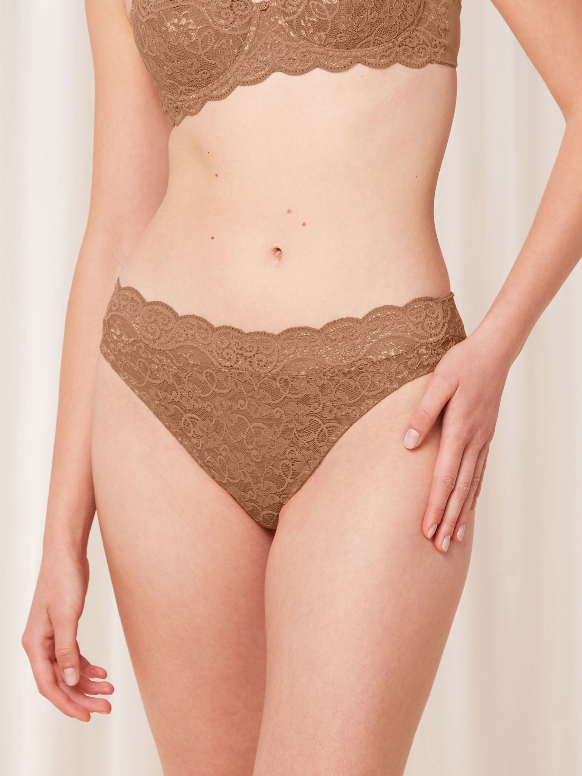 BRAGA CON ENCAJE AMOURETTE 300 MAGIC WIRE TAI 02