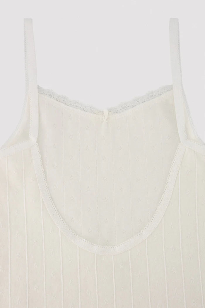 CONJUNTO CAMISETA ESPALDA ABIERTA Y BRAGA CALADA