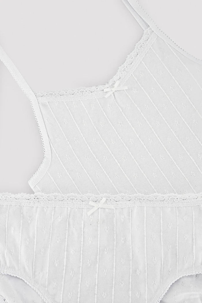 CONJUNTO CAMISETA ESPALDA ABIERTA Y BRAGA CALADA
