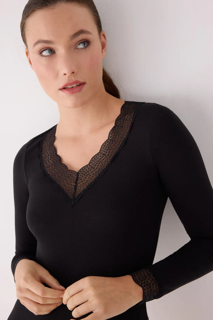 Camiseta interior mujer manga larga negra con encaje