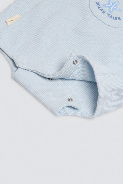 CONJUNTO DE BEBÉ CAMISETA Y PETO OCEAN TALES