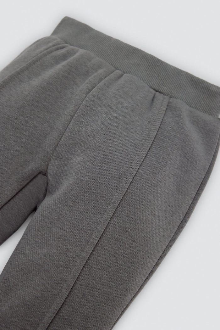 Conjunto bebé 3 piezas gris Woodland con chaleco, camiseta y pantalón jogger