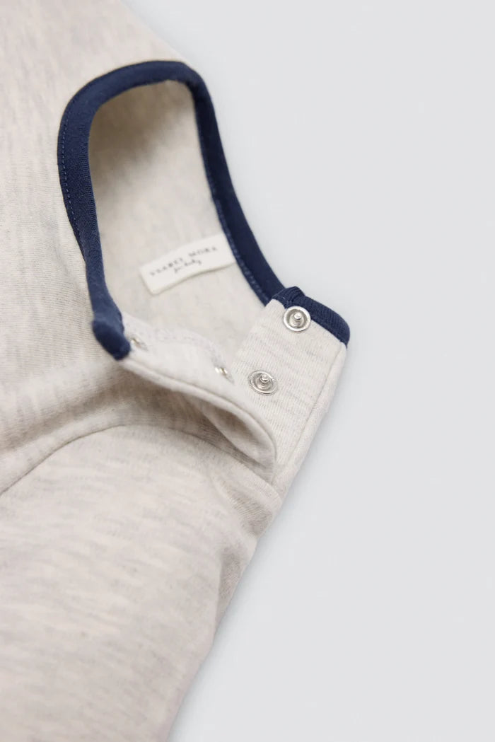 Conjunto bebé 3 piezas gris Woodland con chaleco, camiseta y pantalón jogger