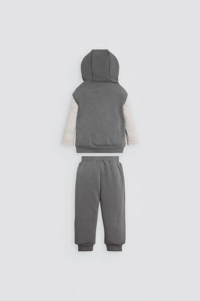 Conjunto bebé 3 piezas gris Woodland con chaleco, camiseta y pantalón jogger
