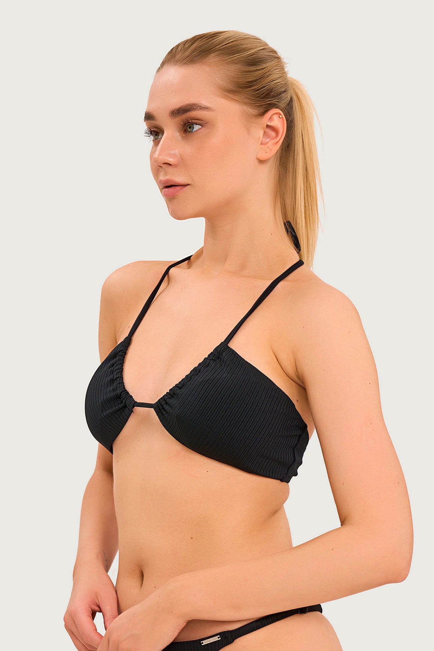 BIKINI AL CUELLO BRAGA TANGA BASIC BLACK