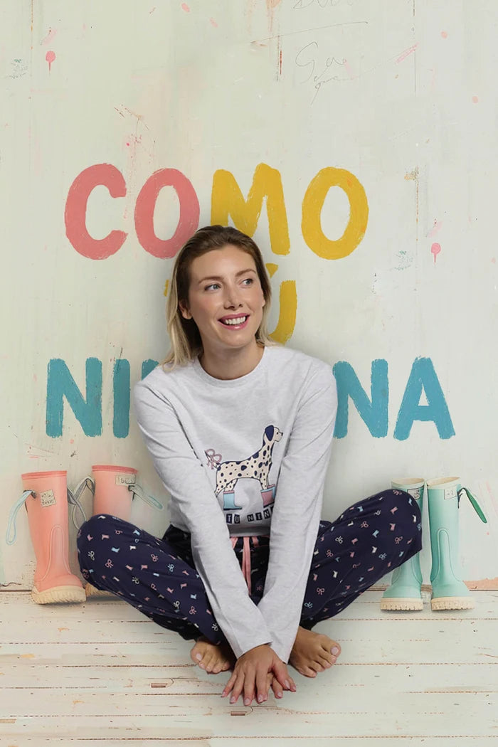 Pijama largo de mujer de algodón con perrito y botas