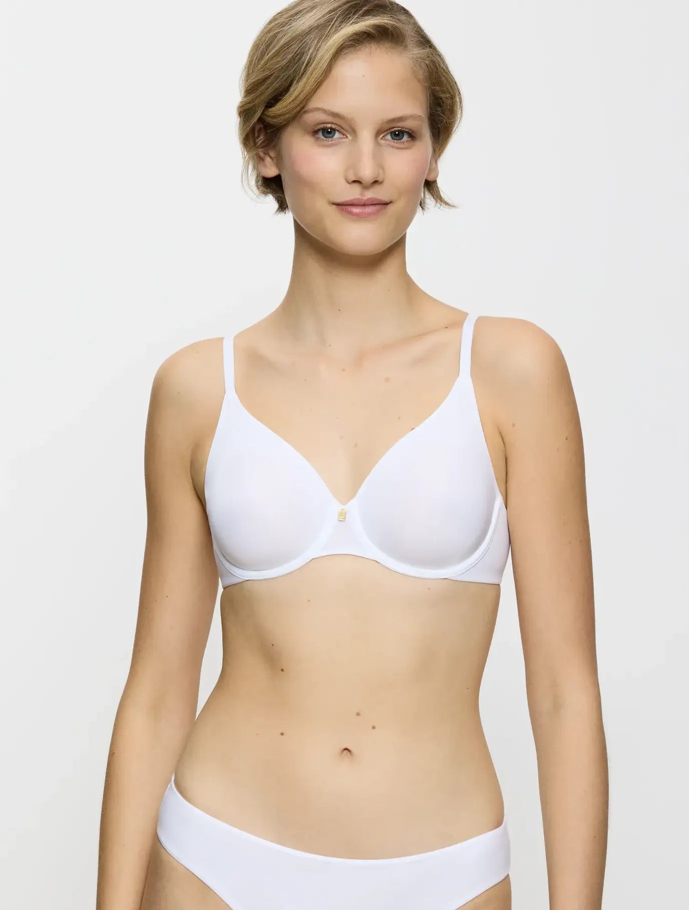 SUJETADOR CON AROS Y FOAM BODY MAKE-UP ESSENTIAL WP