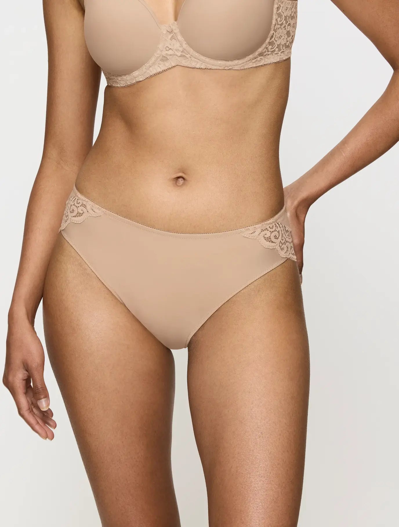 BRAGA TEJIDO MICROFIBRA AMOURETTE TAI