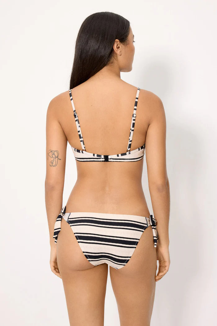 BIKINI TOP CON ARO Y BRAGA ANUDADA EFECTO PUNTO