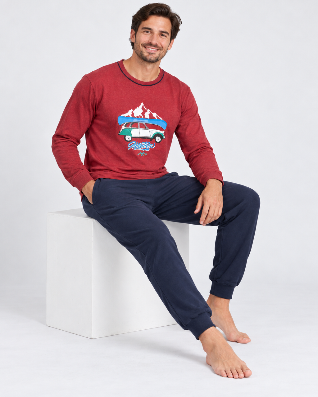 Pijama de hombre Adventure rojo y azul marino