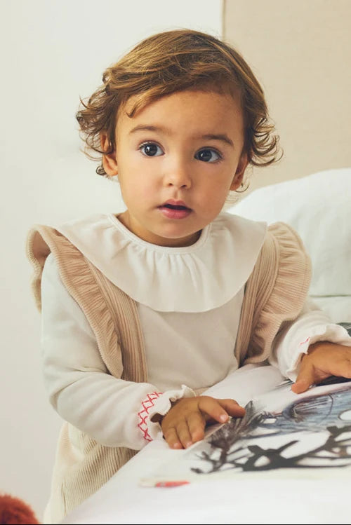 Conjunto bebé niña con falda de pana y camiseta cuello volante Ysabel Mora