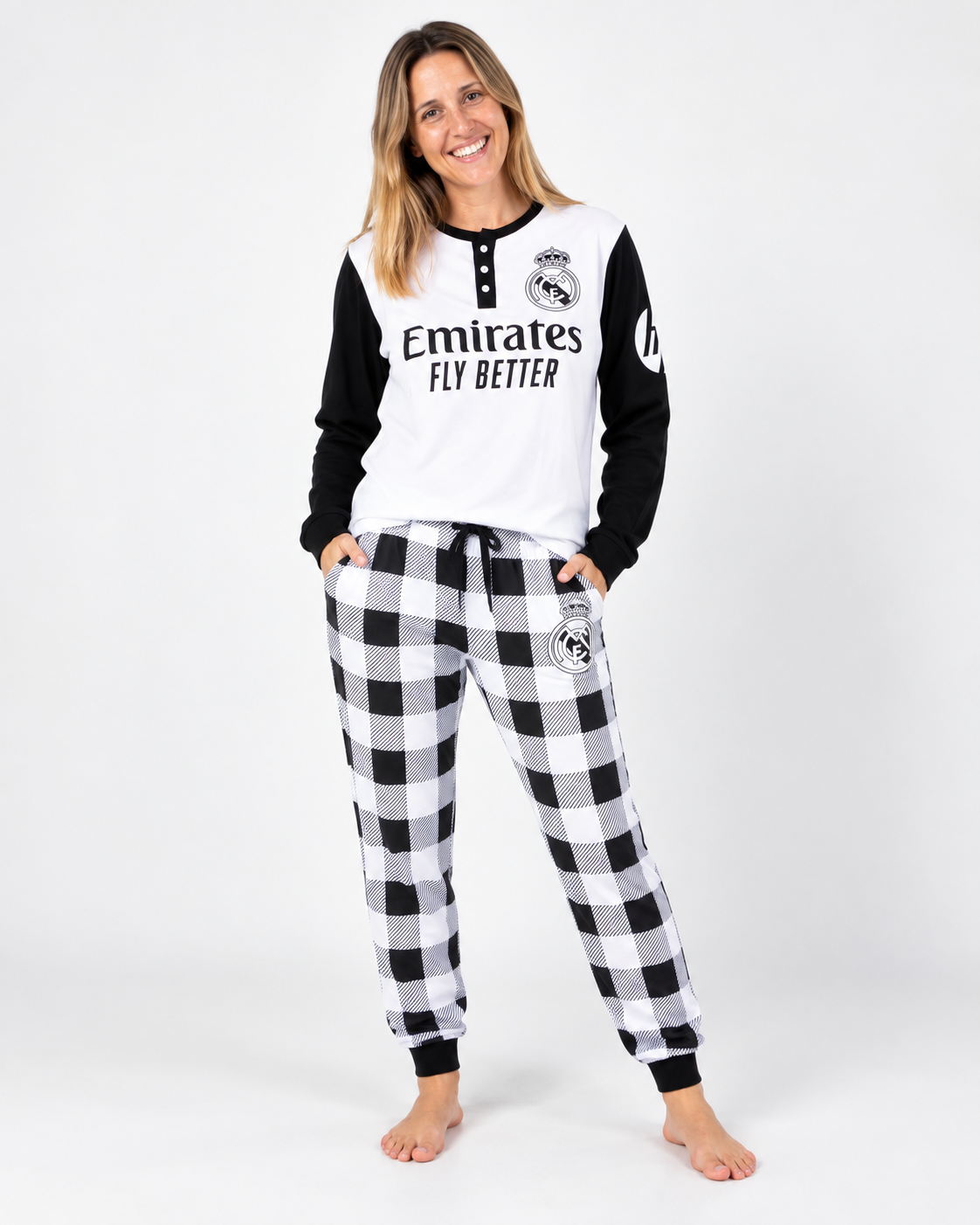 Pijama de mujer Real Madrid blanco y negro con pantalón de cuadros