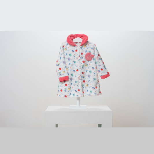 BATA DE NIÑA CON BOTONES DE CORALINA