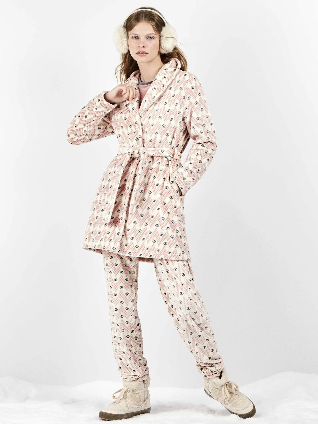 Bata mujer de peluche estampado huellas