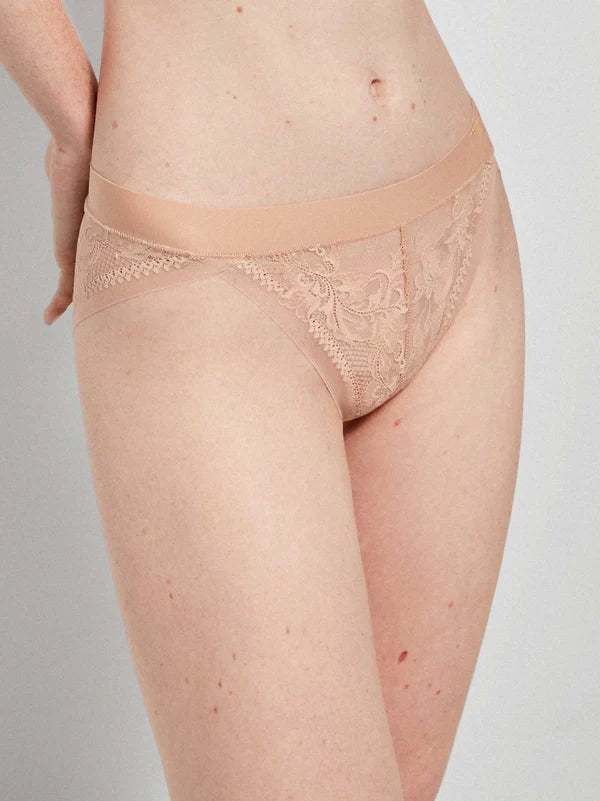 BRAGUITA DE ENCAJE EXTRAPLANO LENCERA SIN COSTURAS