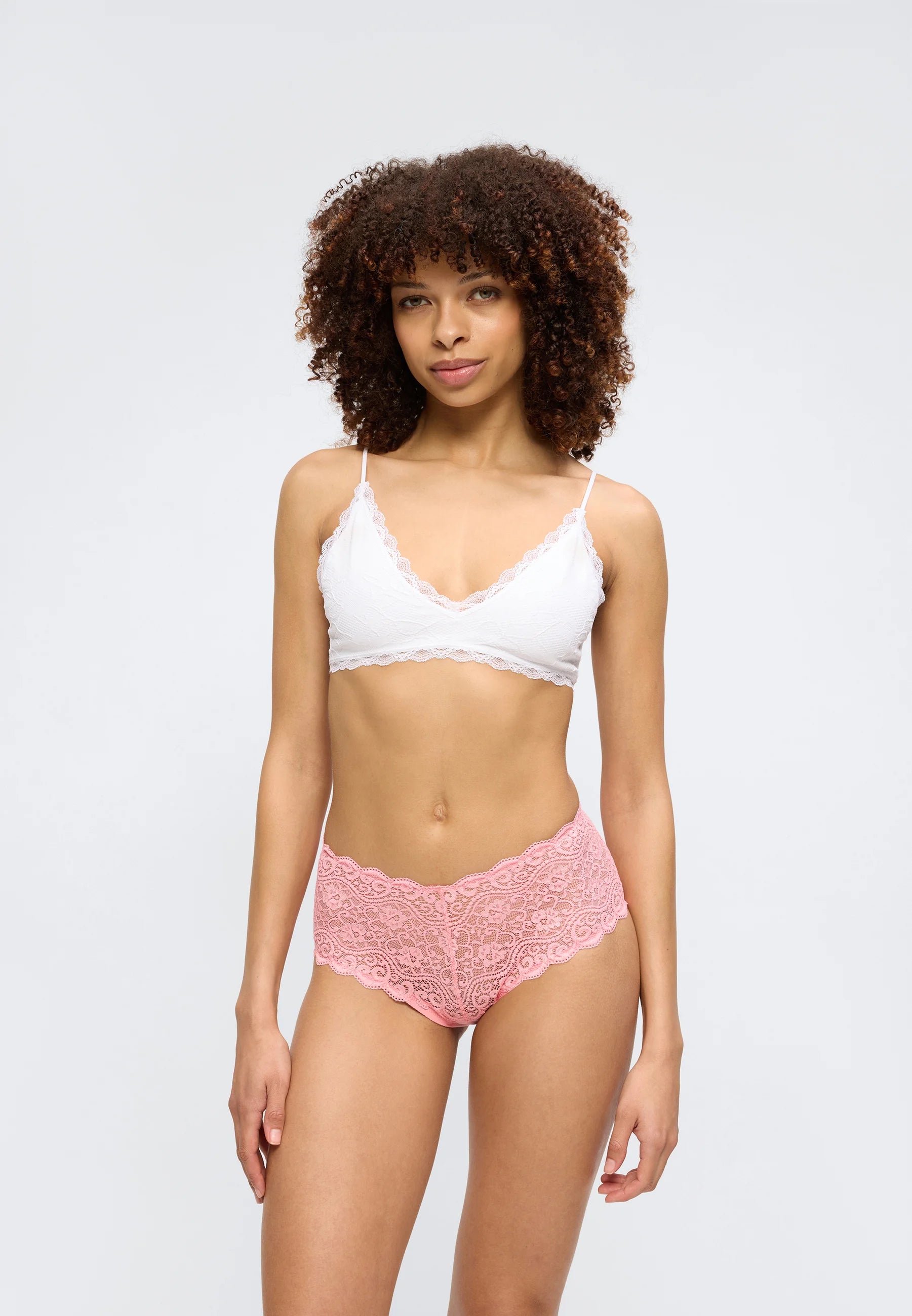 BRAGA ALTA CON ENCAJE AMOURETTE MAXI