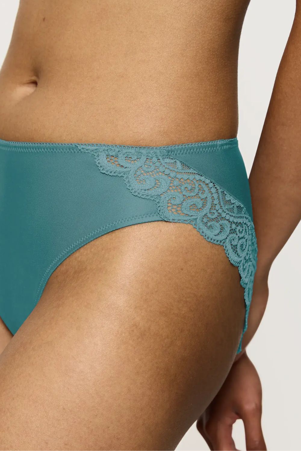 BRAGA TEJIDO MICROFIBRA AMOURETTE TAI