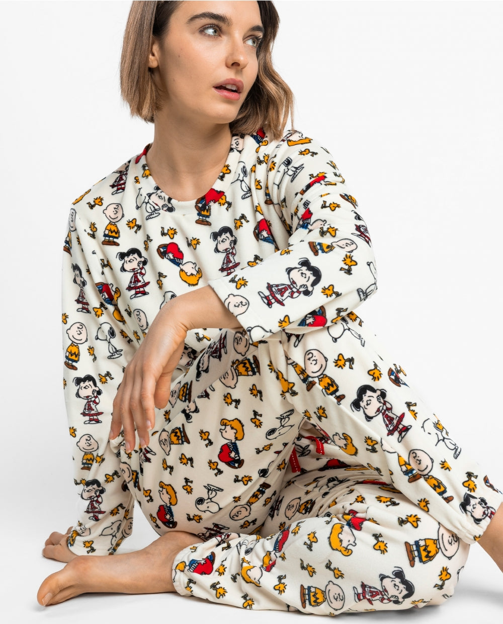 Pijama de mujer Peanuts Velvet Meet Up de terciopelo crudo