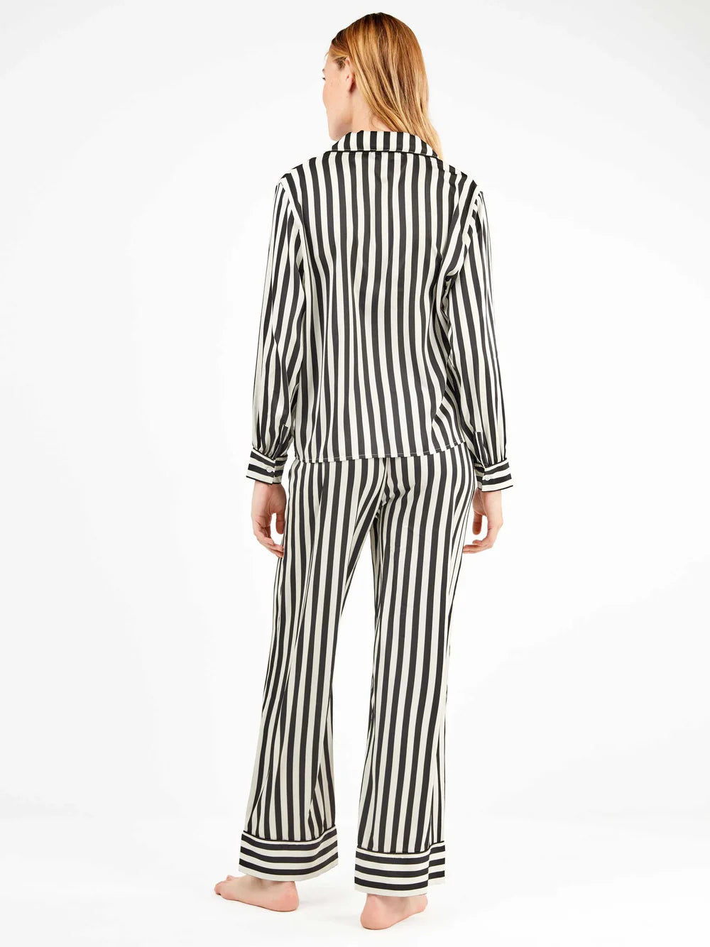 PIJAMA ABIERTO MANGA LARGA SATINADO MUJER RAYAS BLACK & WHITE