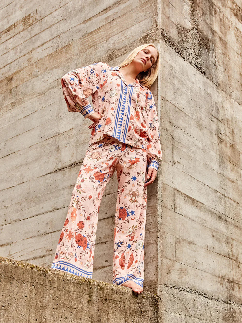 PIJAMA ABIERTO MANGA LARGA MUJER ESTAMPADO ZODIACAL