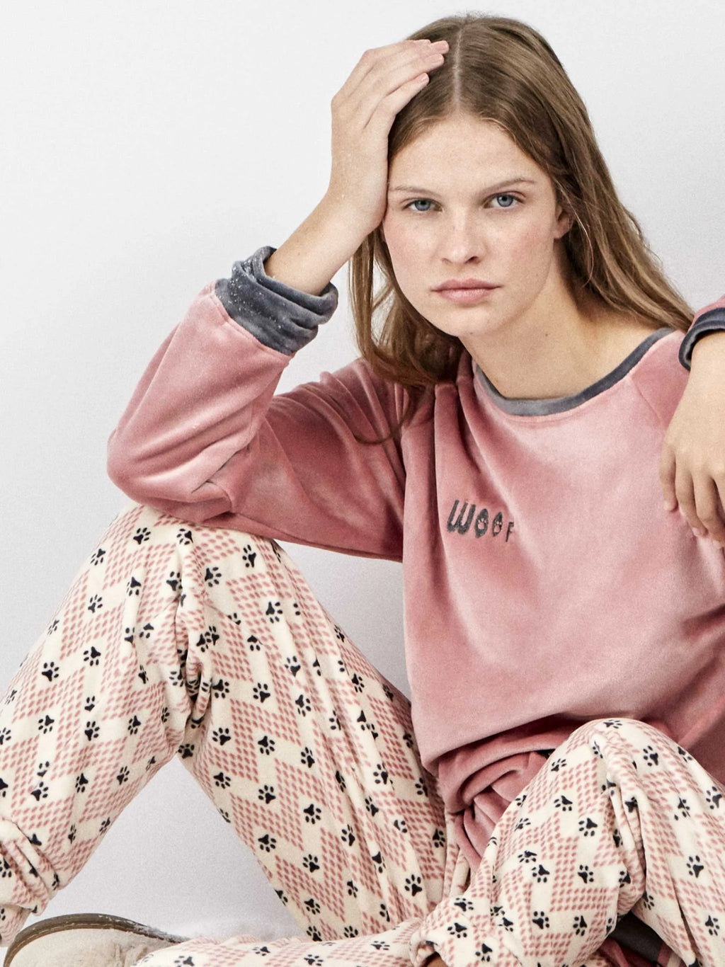 Pijama largo mujer polar elástico con perrito
