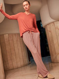 Pijama largo mujer escote pico con tul y pantalón microgeométrico
