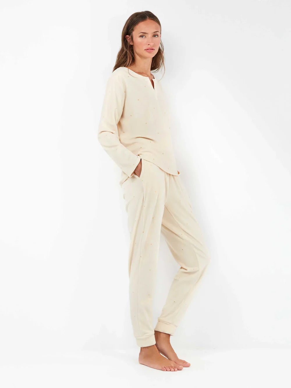 PIJAMA MANGA LARGA MUJER TEJIDO POLAR BEIGE