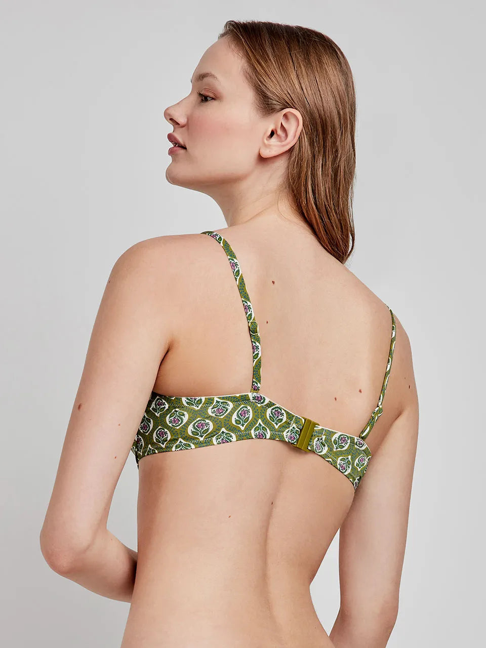 BIKINI DISEÑO FLORAL CON BRAGUITA AJUSTABLE EN LATERALES