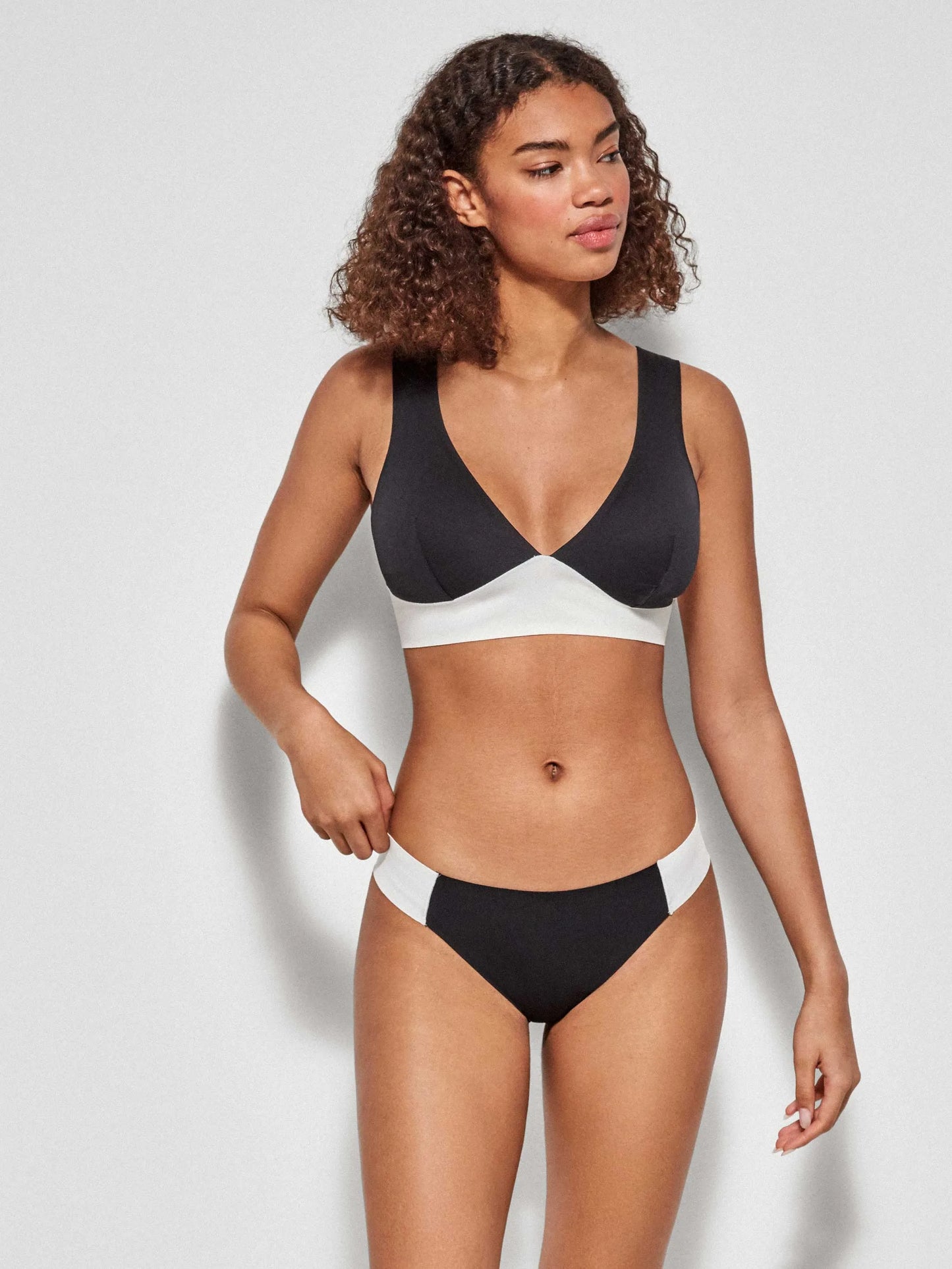 BIKINI CORTE LASER BRAGUITA MIDI